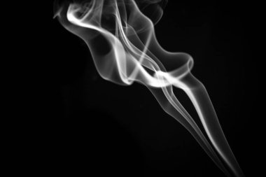 dumanı siyah arkaplanda