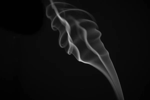 Weißer Rauch Auf Schwarzem Hintergrund — Stockfoto