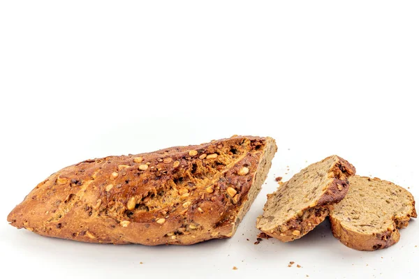 Нарезанный Хлеб Белом Фоне — стоковое фото