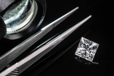 Güzel Diamond Gemstone arka planda, yakın plan
