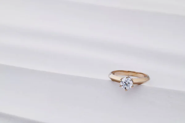 Hermoso Anillo Con Diamante — Foto de Stock