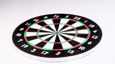 Arka planda Dart hedef tahtası, kapat