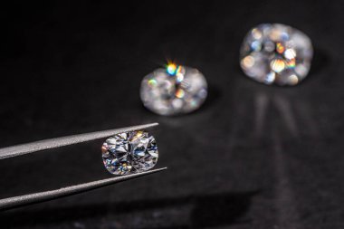 değerli taşlar ile güzel takı