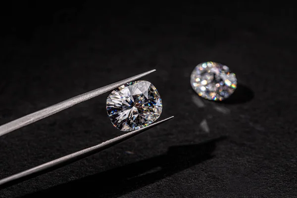 Cincin Berlian Dengan Berlian Latar Belakang Hitam — Stok Foto