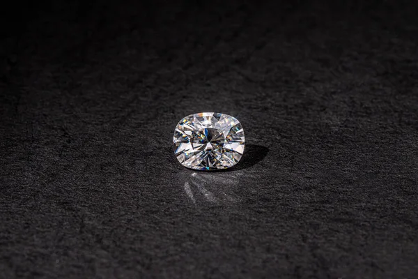 Anello Diamanti Sfondo Nero — Foto Stock