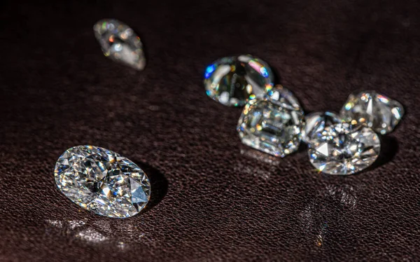 güzel lüks elmaslar arka planda, yakın plan