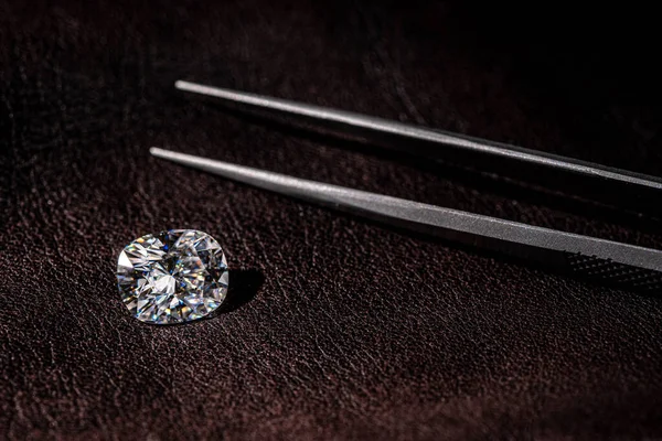 Güzel Diamond Gemstone arka planda, yakın plan