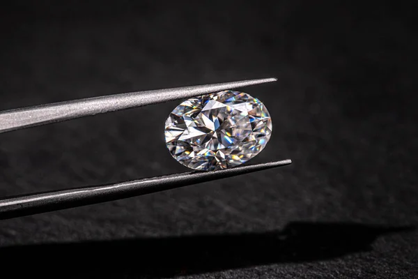 Diamantring Med Diamanter Svart Bakgrund — Stockfoto