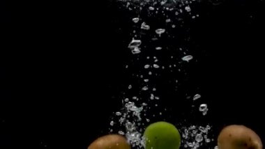 Limon ve Kivi Suya Düşüyor