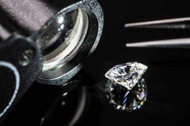 Güzel Diamond Gemstone arka planda, yakın plan