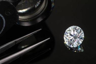 Güzel Diamond Gemstone arka planda, yakın plan