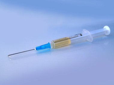 Şırınga ile tıp yakın çekim.