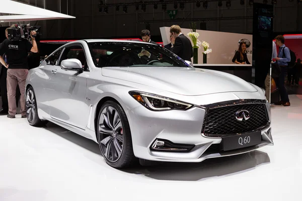 Infiniti Q60 в Женеві — стокове фото