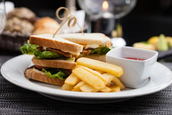 Sandwich with fried eggs — Stock Photo, Image