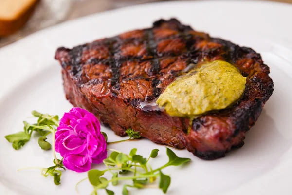 Bife de Nova Iorque — Fotografia de Stock