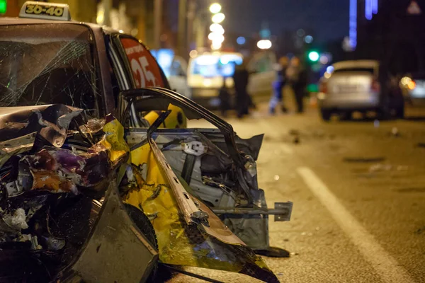 Accident Voiture Dans Rue Avec Naufrage Voitures Endommagées Après Collision — Photo