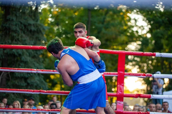 Chulyacheev Oleg Contra Zhorzhik Marutyan Durante Partido Boxeo Entre Las — Foto de Stock