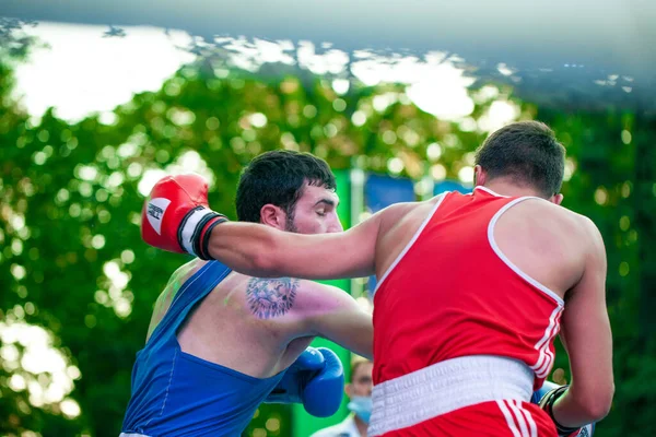 Yaroslav Khartsyz Contra Benik Nikoghosyan Durante Jogo Boxe Entre Equipes — Fotografia de Stock