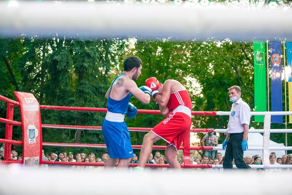 Yaroslav Khartsyz Benik Nikoghosyan Tijdens Bokswedstrijd Tussen Nationale Teams Oekraïne — Stockfoto