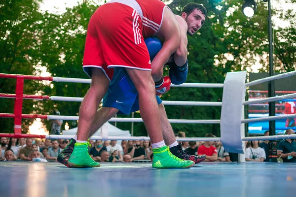 Yaroslav Khartsyz Contre Benik Nikoghosyan Lors Match Boxe Entre Les — Photo