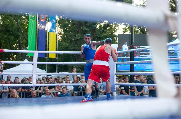 Georgy Zadorozhny Contra Karen Tonakanyan Durante Partido Boxeo Entre Las — Foto de Stock