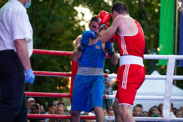 Georgy Zadorozhny Contra Karen Tonakanyan Durante Partido Boxeo Entre Las — Foto de Stock