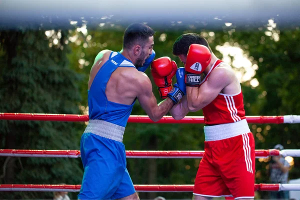 Georgy Zadorozhny Contra Karen Tonakanyan Durante Partido Boxeo Entre Las — Foto de Stock