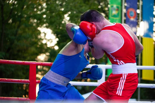 Georgy Zadorozhny Contra Karen Tonakanyan Durante Luta Boxe Entre Equipes — Fotografia de Stock