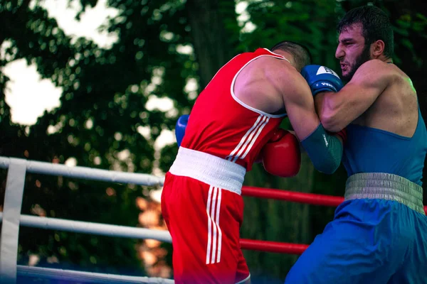 Stepan Oganisyan Contra Gurgen Madoyan Durante Partido Boxeo Entre Las —  Fotos de Stock