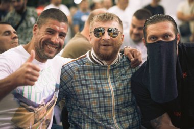 Dünya boks şampiyonu ALEXANDER USYK Ukrayna - Ermenistan milli takımları arasındaki boks maçı sırasında Harkov şehrinin onuruna düzenlendi. Shevchenko Parkı, Harkov, Ukrayna, 23.08.2020