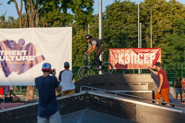 Bmx Riders Makes Tricks Festival Ofrider Cultures Complit 2020 Ukraine — Stock Photo, Image