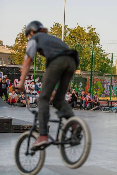 Bmx Riders Maakt Trucs Tijdens Festival Ofrider Cultures Complit 2020 — Stockfoto