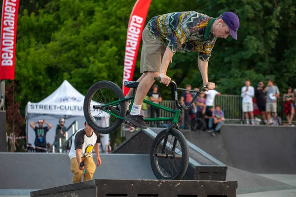 Bmx Riders Maakt Trucs Tijdens Festival Rider Cultures Complit 2020 — Stockfoto