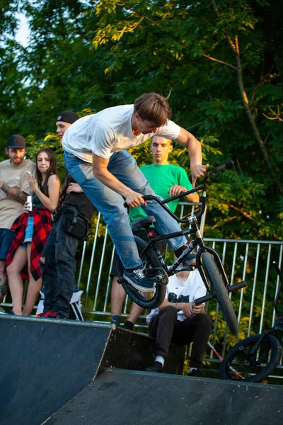 Bmx Riders Maakt Trucs Tijdens Festival Rider Cultures Complit 2020 — Stockfoto