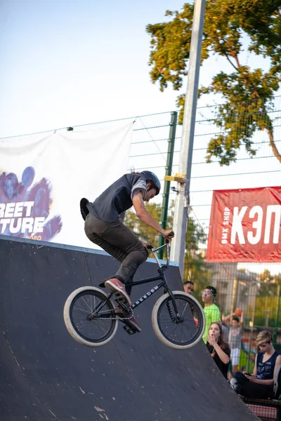 Bmx Riders Maakt Trucs Tijdens Festival Rider Cultures Complit 2020 — Stockfoto