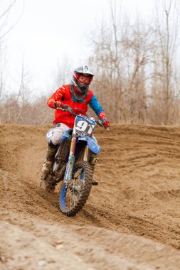 Motokros, Ukrayna, Harkov, 04.04.2021 'de Kharkov bölgesinin açık şampiyonası