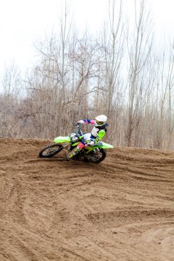 Motokros, Ukrayna, Harkov, 04.04.2021 'de Kharkov bölgesinin açık şampiyonası
