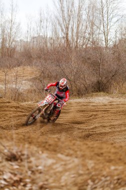 Motokros, Ukrayna, Harkov, 04.04.2021 'de Kharkov bölgesinin açık şampiyonası