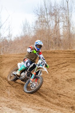 Motokros, Ukrayna, Harkov, 04.04.2021 'de Kharkov bölgesinin açık şampiyonası