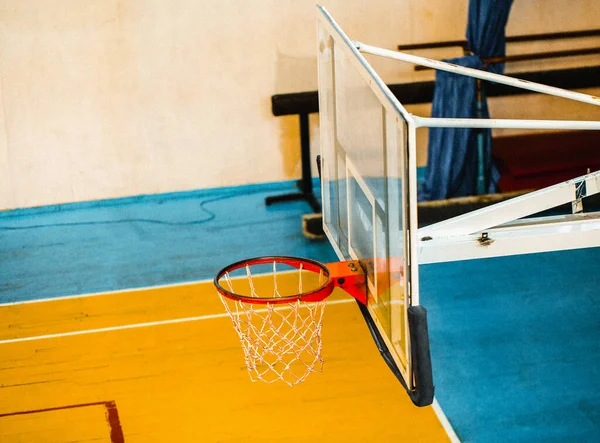 Red Basketball Rim Plasă Cerc Baschet Într Complex Sportiv Concept — Fotografie, imagine de stoc