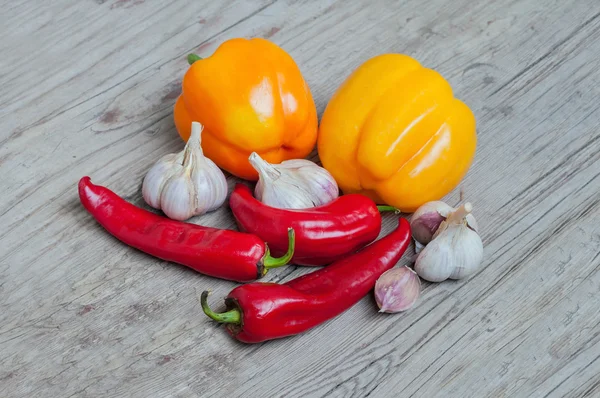 Peppers and garlic — Stock Photo, Image