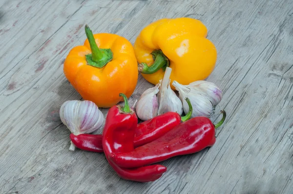 Peppers and garlic — Stock Photo, Image