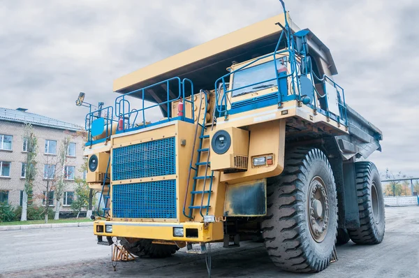 Big quarry truck — Stock Photo, Image