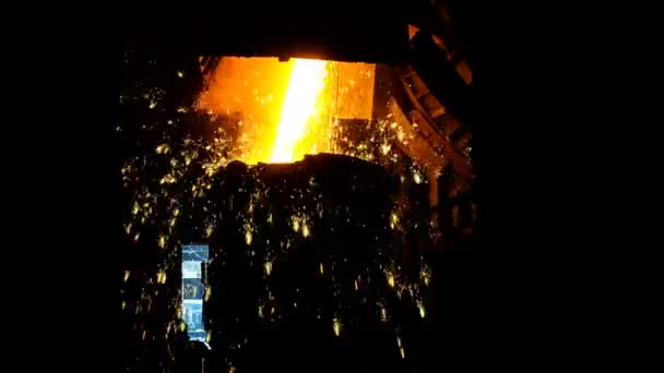 Интерьер металлургического завода — стоковое видео