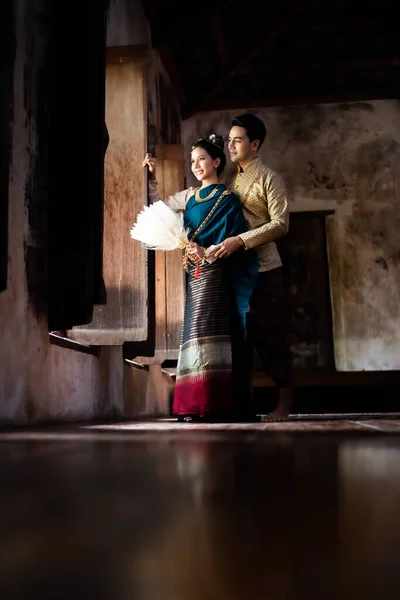 Asian Woman Man Traditional Clothes — Stock Photo, Image