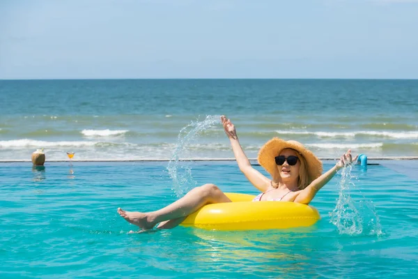 Asian Sexy Woman Inflatable Ring — Stock Photo, Image