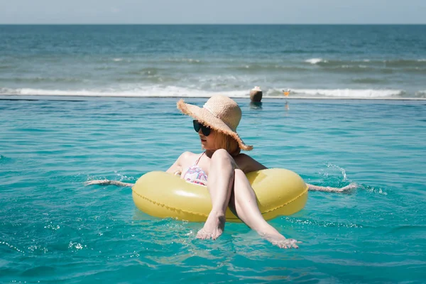 Asian Sexy Woman Inflatable Ring — Stock Photo, Image