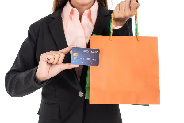 Bela Empresária Com Cartão Crédito Sacos Compras Isolados Fundo Branco — Fotografia de Stock