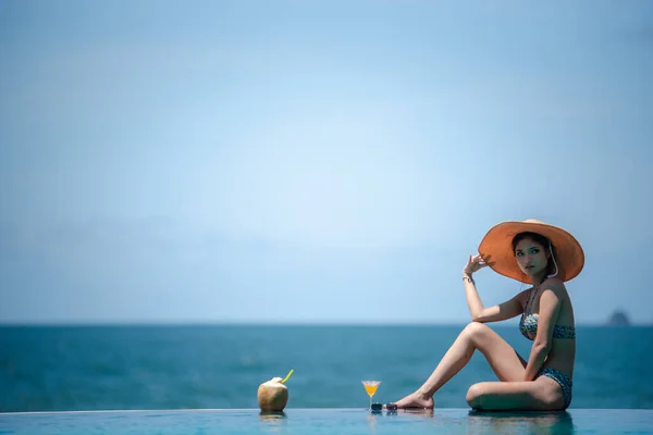 Asian Sexy Woman Swimsuit Beverage — Stock Photo, Image