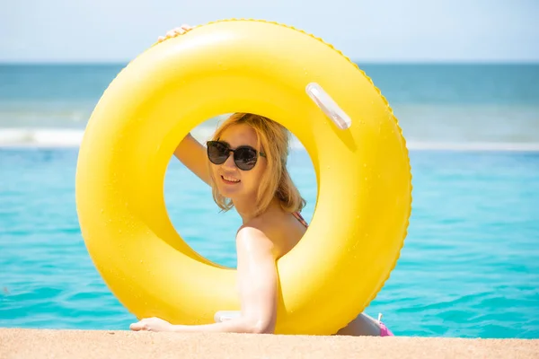 Asian Sexy Woman Inflatable Ring — Stock Photo, Image